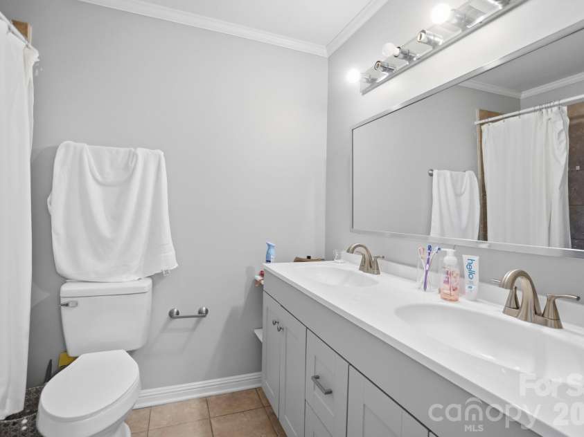 8529 Castle Pine Court, Charlotte, NC 28226.  MLS# CAR4381741, YatesRealty ID 24066. 