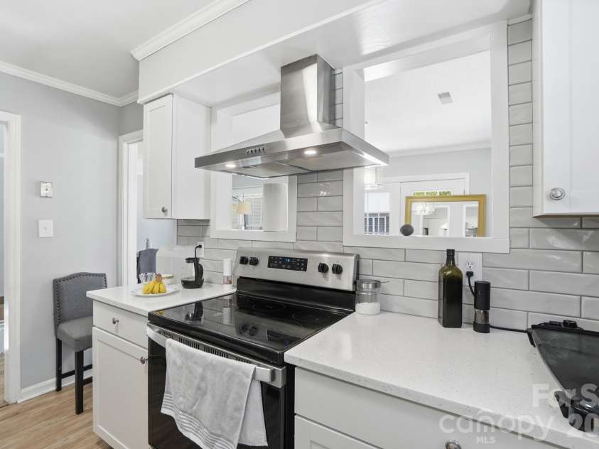 8529 Castle Pine Court, Charlotte, NC 28226.  MLS# CAR4381741, YatesRealty ID 24066. 