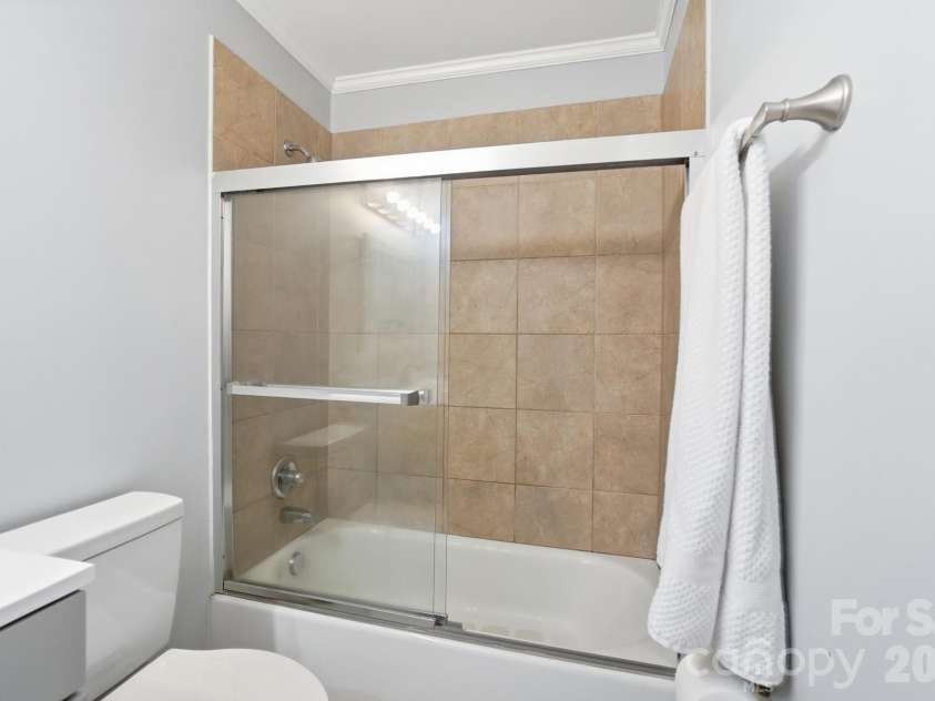 8529 Castle Pine Court, Charlotte, NC 28226.  MLS# CAR4381741, YatesRealty ID 24066. 