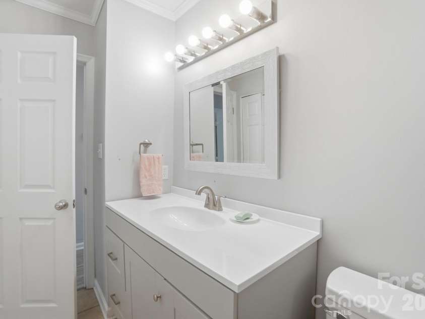 8529 Castle Pine Court, Charlotte, NC 28226.  MLS# CAR4381741, YatesRealty ID 24066. 