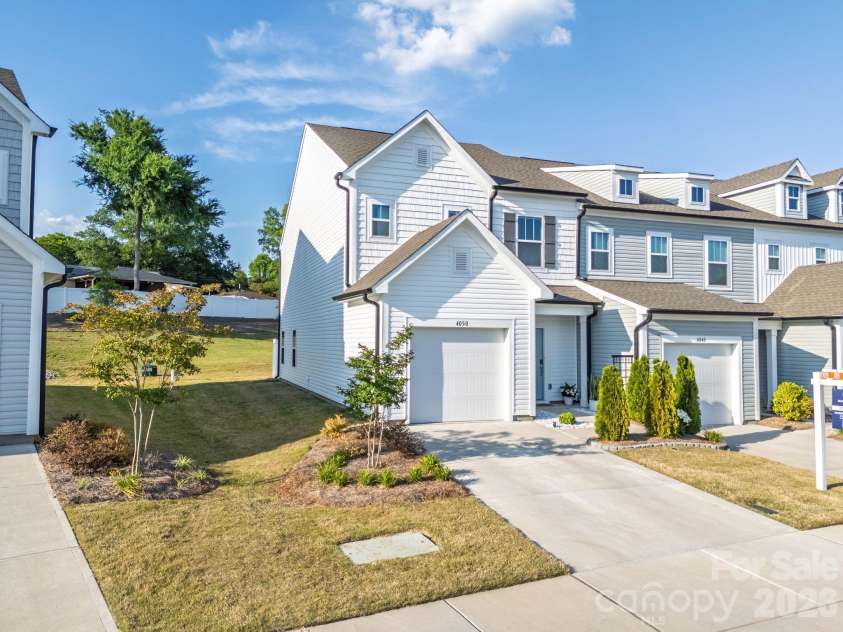 4050 Claret Cup Drive, Kannapolis, NC 28083.  MLS# CAR4384726, YatesRealty ID 24067. 