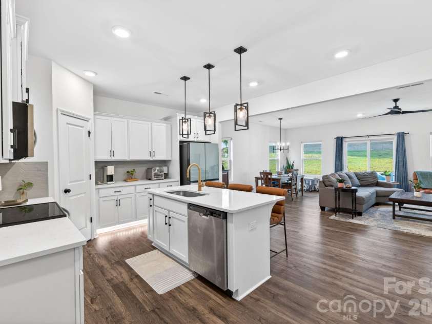 4050 Claret Cup Drive, Kannapolis, NC 28083.  MLS# CAR4384726, YatesRealty ID 24067. 