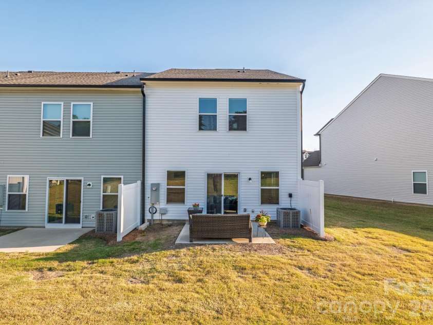 4050 Claret Cup Drive, Kannapolis, NC 28083.  MLS# CAR4384726, YatesRealty ID 24067. 