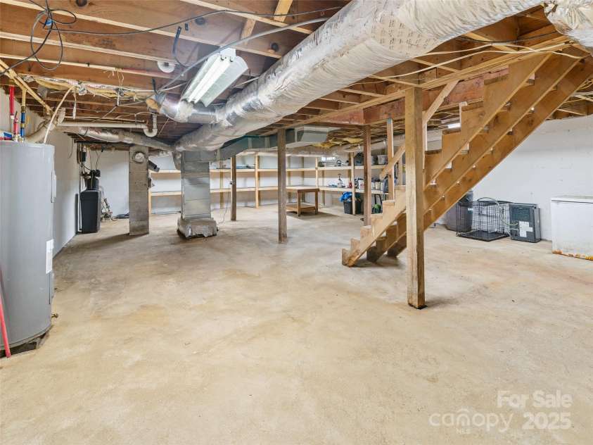 43 Jarrett Road, Bakersville, NC 28705.  MLS# CAR4277249, YatesRealty ID 24067. 