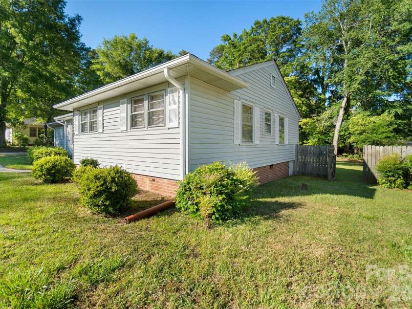 1404 Berry Street, Wadesboro, NC 28170.  MLS# CAR4384613, YatesRealty ID 24068. 
