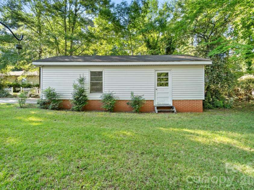 1404 Berry Street, Wadesboro, NC 28170.  MLS# CAR4384613, YatesRealty ID 24068. 