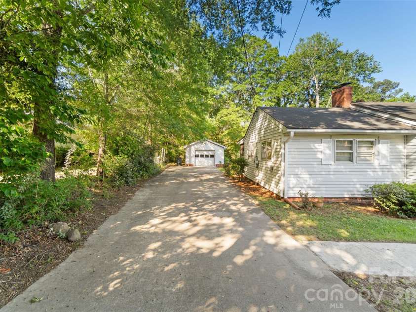 1404 Berry Street, Wadesboro, NC 28170.  MLS# CAR4384613, YatesRealty ID 24068. 