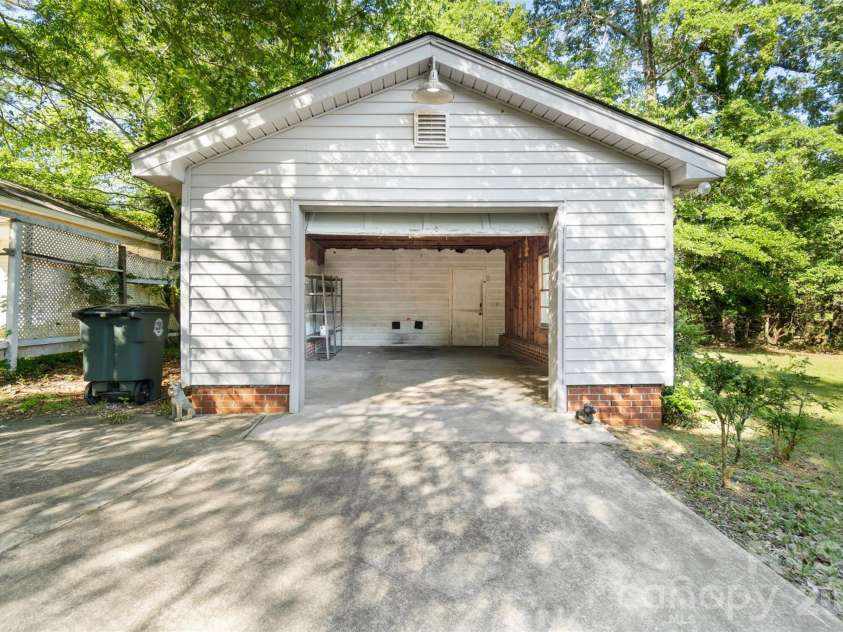 1404 Berry Street, Wadesboro, NC 28170.  MLS# CAR4384613, YatesRealty ID 24068. 