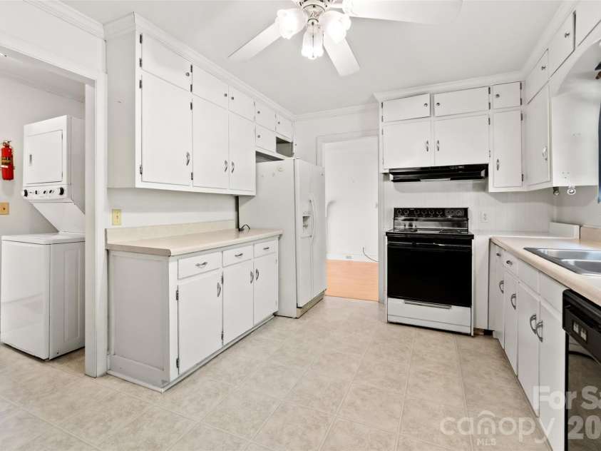 1404 Berry Street, Wadesboro, NC 28170.  MLS# CAR4384613, YatesRealty ID 24068. 
