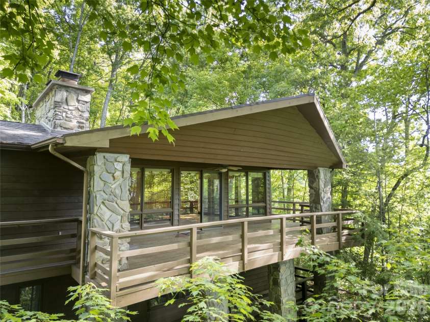 1126 Scenic Circle, Waynesville, NC 28786.  MLS# CAR4383487, YatesRealty ID 24069. 