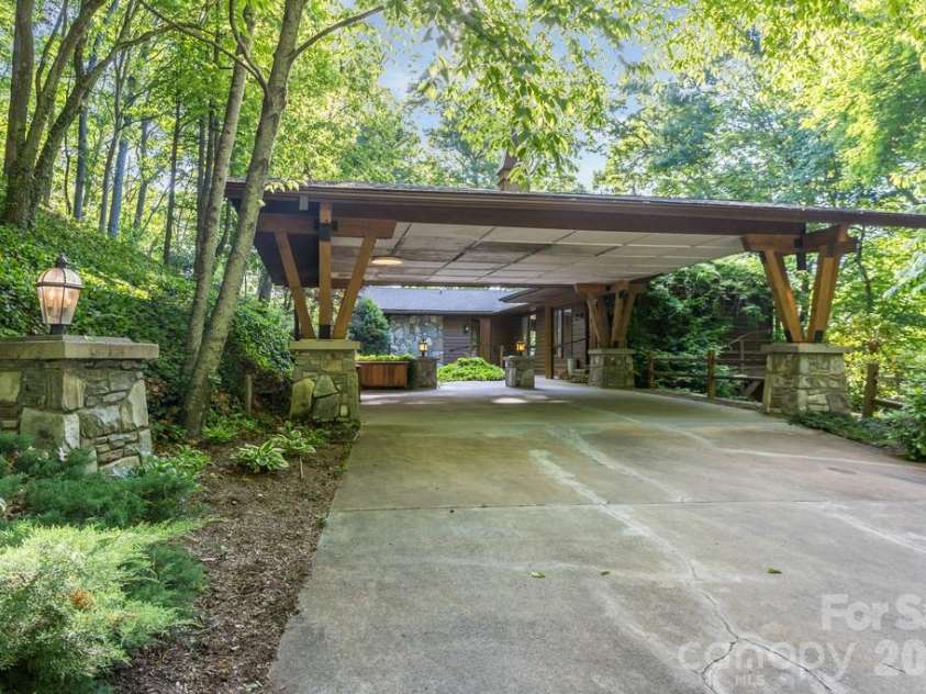 1126 Scenic Circle, Waynesville, NC 28786.  MLS# CAR4383487, YatesRealty ID 24069. 
