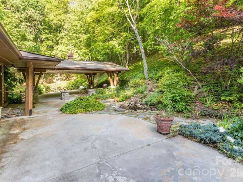 1126 Scenic Circle, Waynesville, NC 28786.  MLS# CAR4383487, YatesRealty ID 24069. 