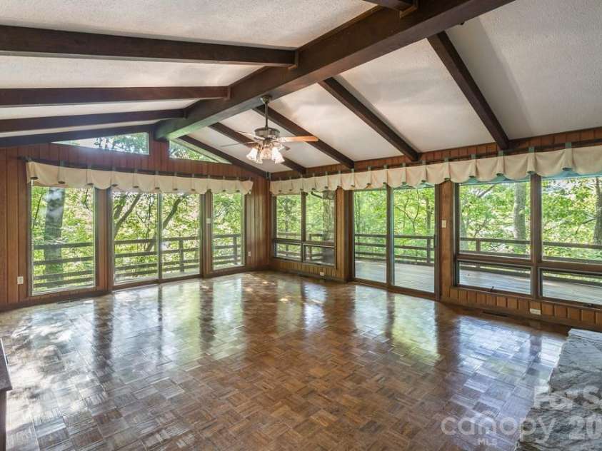 1126 Scenic Circle, Waynesville, NC 28786.  MLS# CAR4383487, YatesRealty ID 24069. 