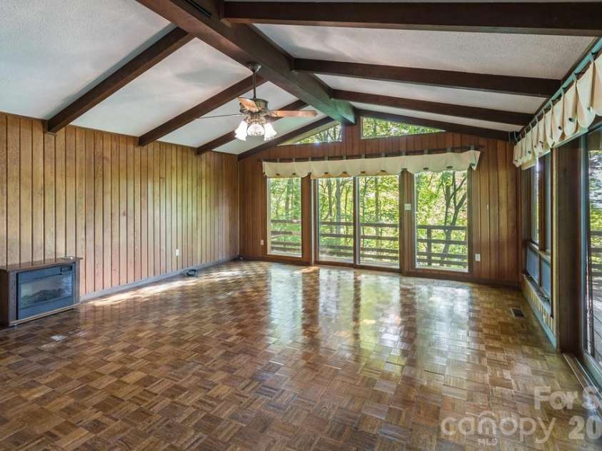 1126 Scenic Circle, Waynesville, NC 28786.  MLS# CAR4383487, YatesRealty ID 24069. 