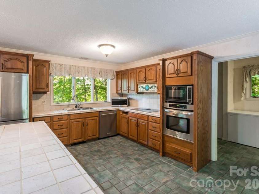1126 Scenic Circle, Waynesville, NC 28786.  MLS# CAR4383487, YatesRealty ID 24069. 