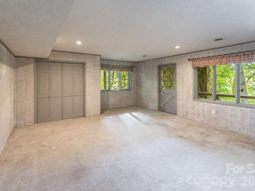 1126 Scenic Circle, Waynesville, NC 28786.  MLS# CAR4383487, YatesRealty ID 24069. 