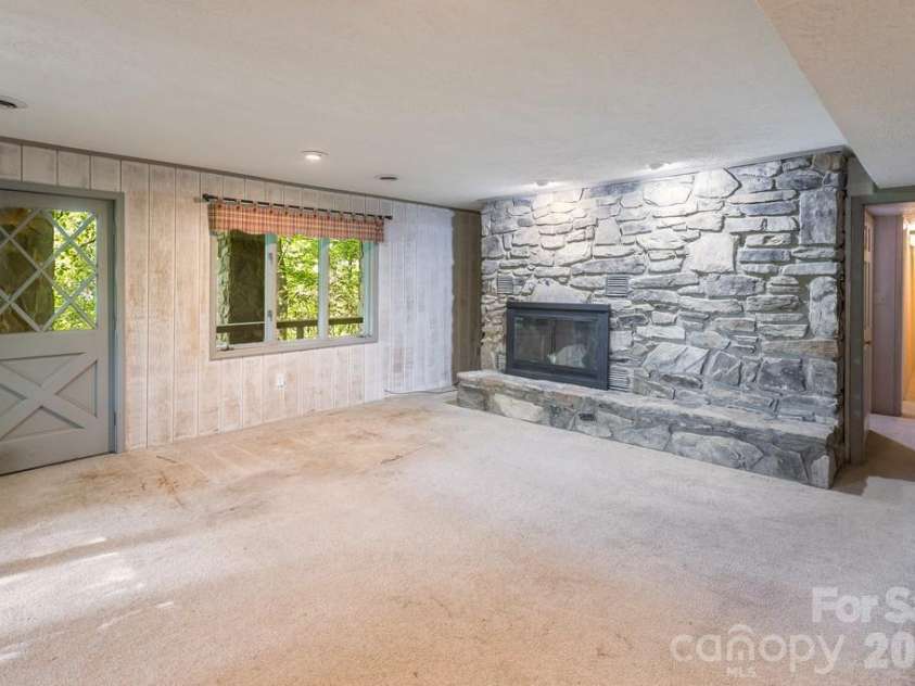 1126 Scenic Circle, Waynesville, NC 28786.  MLS# CAR4383487, YatesRealty ID 24069. 