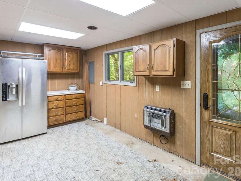 1126 Scenic Circle, Waynesville, NC 28786.  MLS# CAR4383487, YatesRealty ID 24069. 