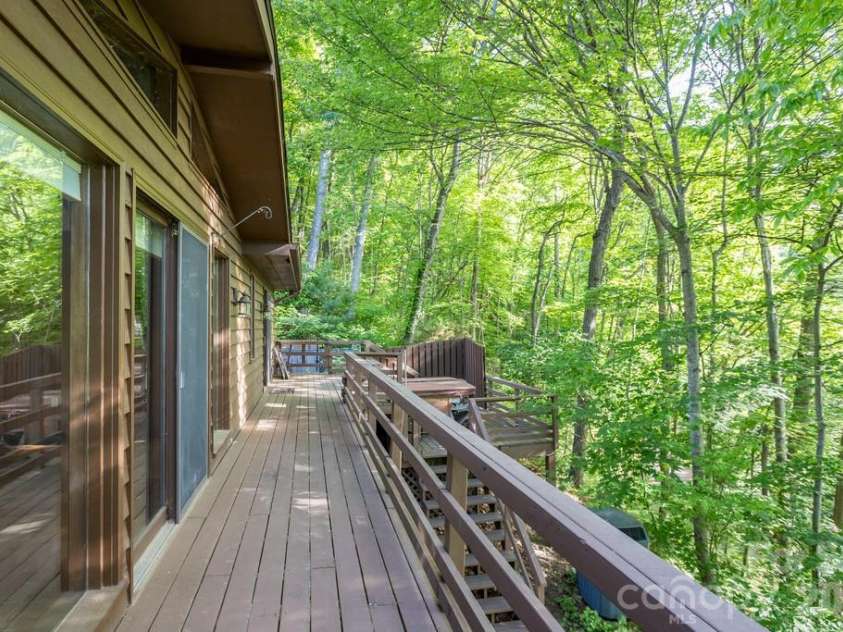 1126 Scenic Circle, Waynesville, NC 28786.  MLS# CAR4383487, YatesRealty ID 24069. 