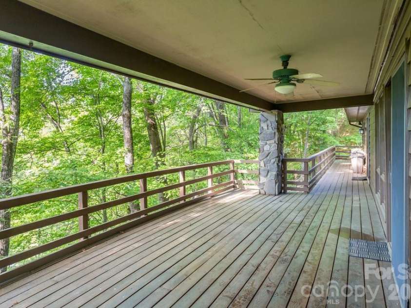 1126 Scenic Circle, Waynesville, NC 28786.  MLS# CAR4383487, YatesRealty ID 24069. 