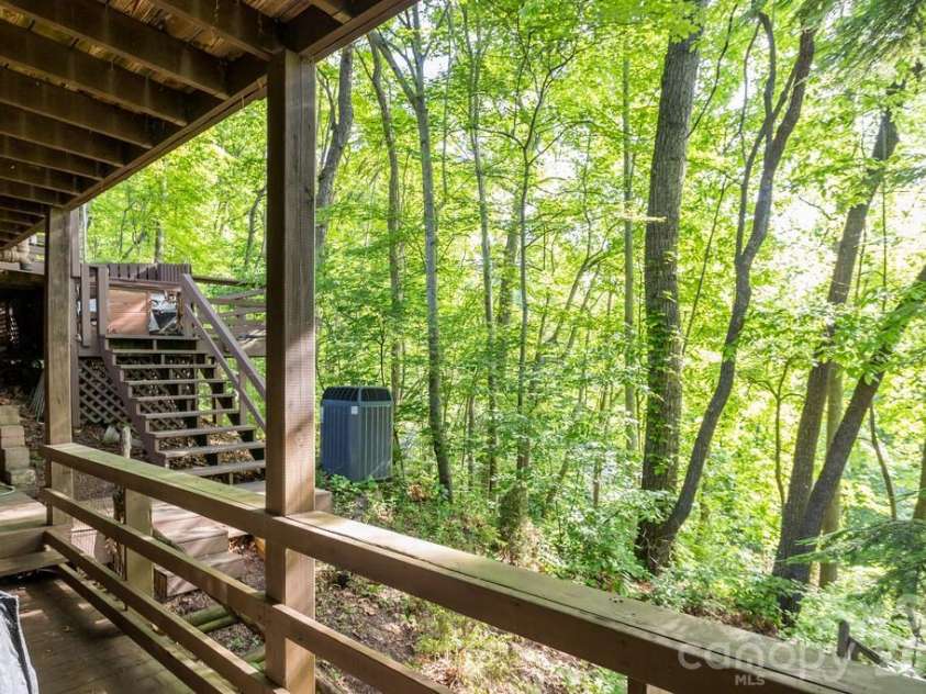 1126 Scenic Circle, Waynesville, NC 28786.  MLS# CAR4383487, YatesRealty ID 24069. 