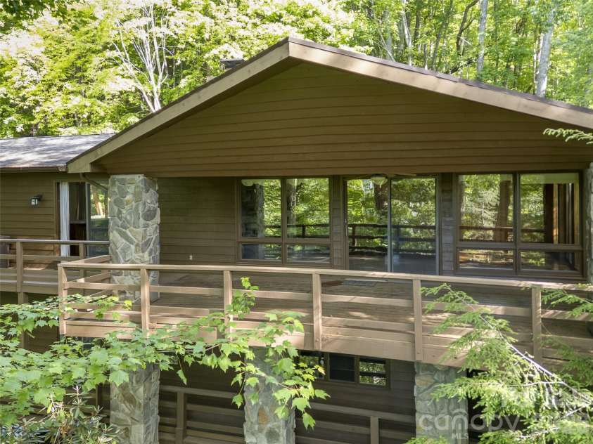1126 Scenic Circle, Waynesville, NC 28786.  MLS# CAR4383487, YatesRealty ID 24069. 