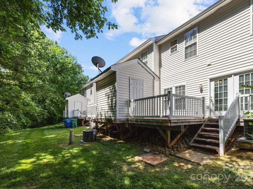3021 Misty Harbor Circle, Cramerton, NC 28032.  MLS# CAR4253605, YatesRealty ID 24070. 