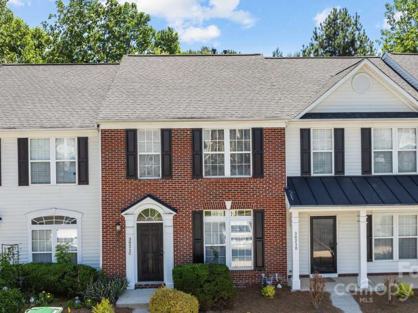 3021 Misty Harbor Circle, Cramerton, NC 28032.  MLS# CAR4253605, YatesRealty ID 24070. 