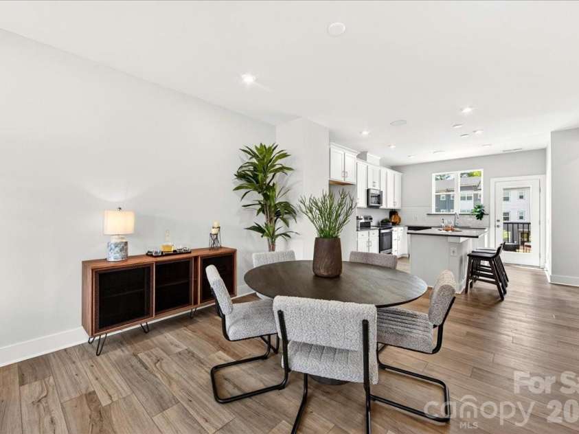 4032 Canvas Court, Charlotte, NC 28205.  MLS# CAR4384752, YatesRealty ID 24070. Dining space 