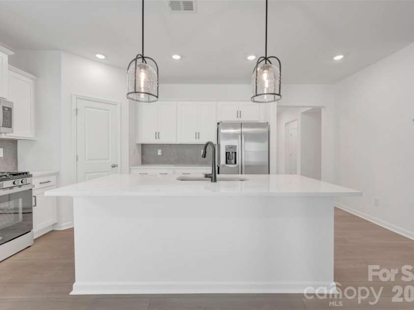 1777 Boulder Ridge Drive, Gastonia, NC 28052.  MLS# CAR4384720, YatesRealty ID 24071. Kitchen