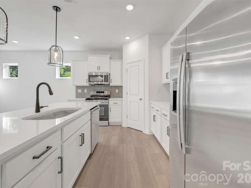 1777 Boulder Ridge Drive, Gastonia, NC 28052.  MLS# CAR4384720, YatesRealty ID 24071. Kitchen