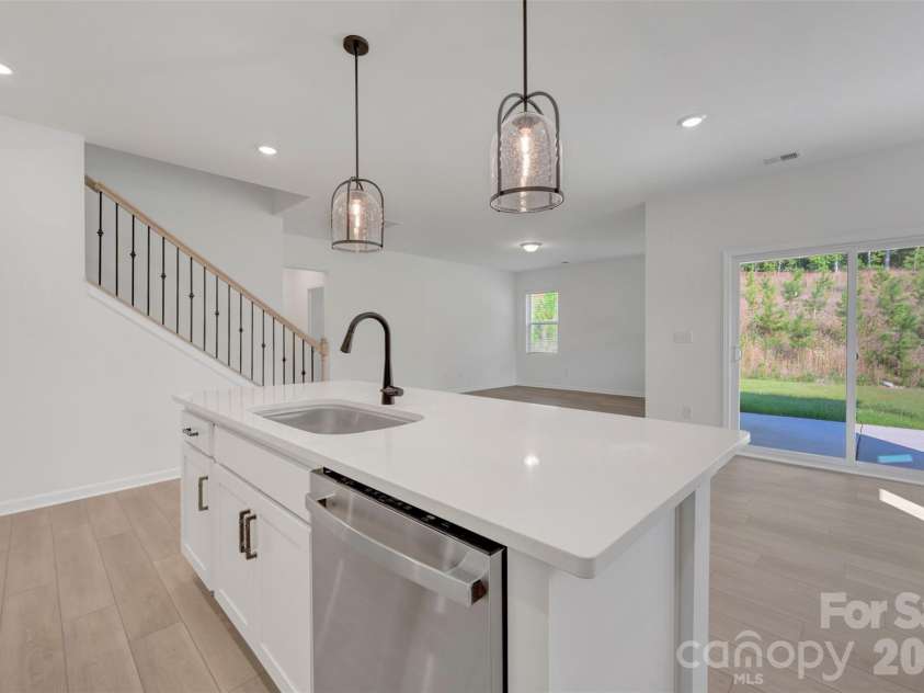 1777 Boulder Ridge Drive, Gastonia, NC 28052.  MLS# CAR4384720, YatesRealty ID 24071. Kitchen