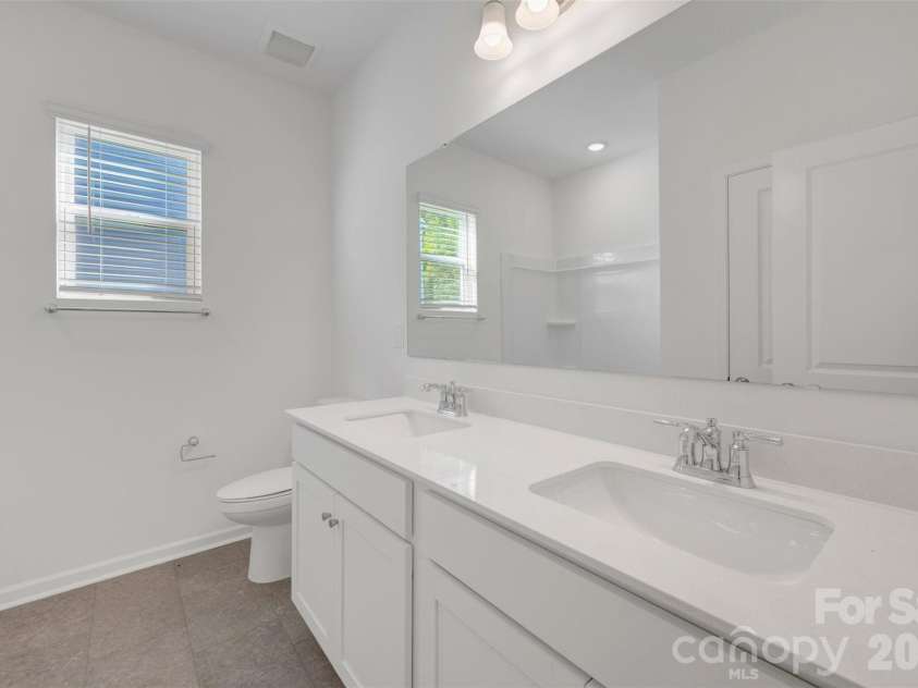 1777 Boulder Ridge Drive, Gastonia, NC 28052.  MLS# CAR4384720, YatesRealty ID 24071. Secondary bathroom