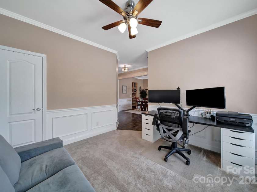 5424 Tilley Manor Drive, Matthews, NC 28105.  MLS# CAR4267826, YatesRealty ID 24071. 