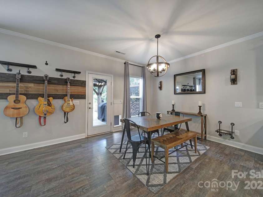 5424 Tilley Manor Drive, Matthews, NC 28105.  MLS# CAR4267826, YatesRealty ID 24071. 