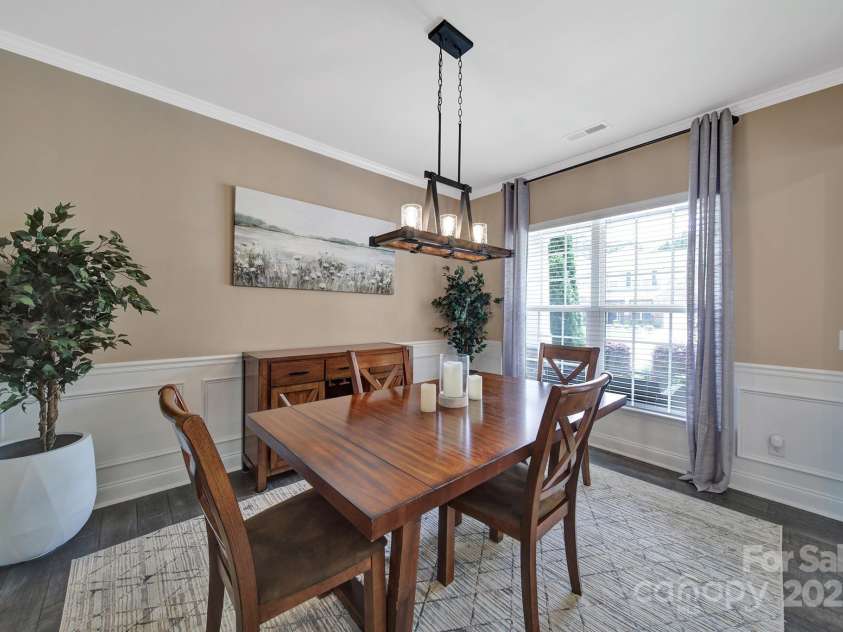 5424 Tilley Manor Drive, Matthews, NC 28105.  MLS# CAR4267826, YatesRealty ID 24071. 