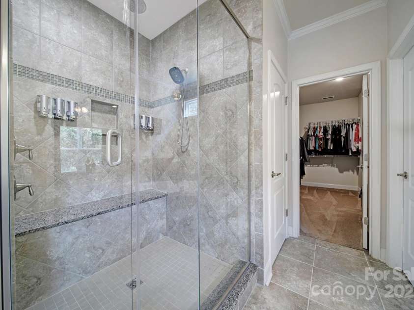 5424 Tilley Manor Drive, Matthews, NC 28105.  MLS# CAR4267826, YatesRealty ID 24071. 