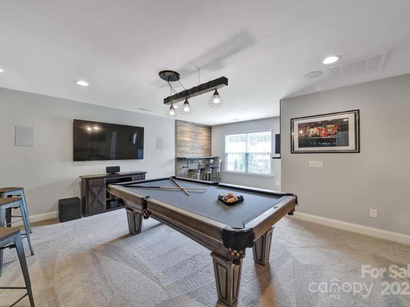 5424 Tilley Manor Drive, Matthews, NC 28105.  MLS# CAR4267826, YatesRealty ID 24071. 