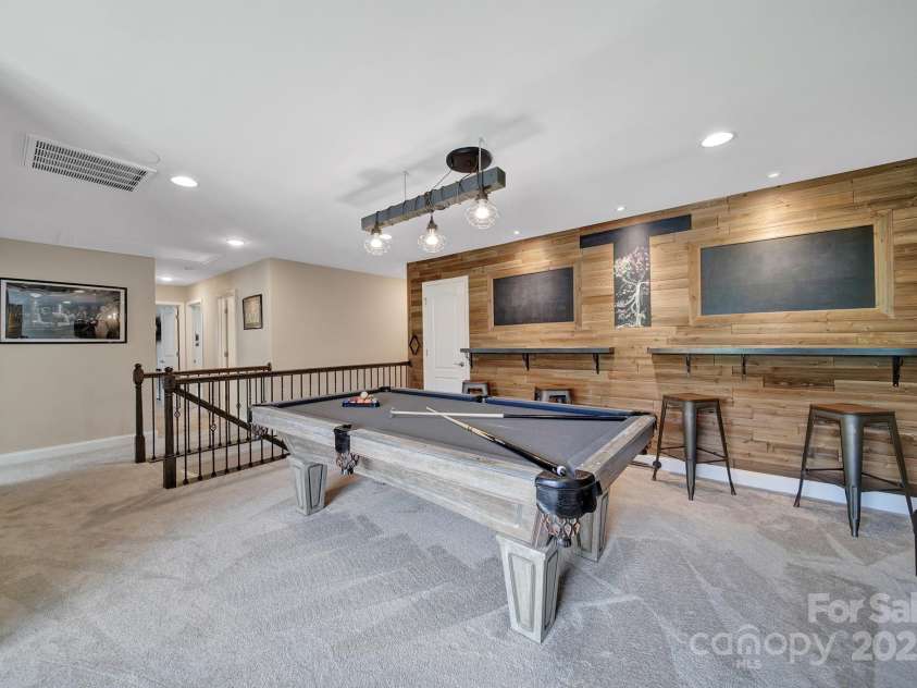 5424 Tilley Manor Drive, Matthews, NC 28105.  MLS# CAR4267826, YatesRealty ID 24071. 