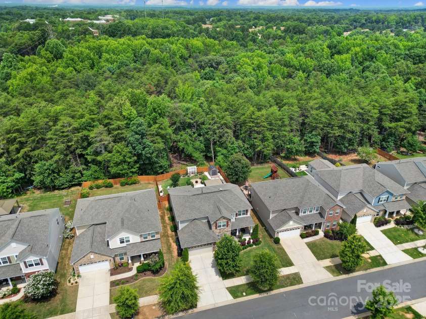 5424 Tilley Manor Drive, Matthews, NC 28105.  MLS# CAR4267826, YatesRealty ID 24071. 