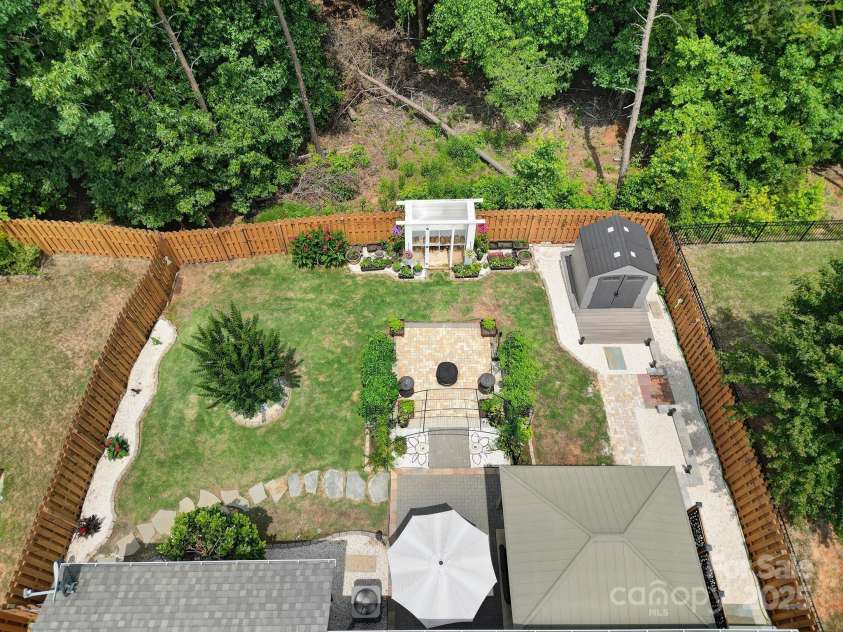 5424 Tilley Manor Drive, Matthews, NC 28105.  MLS# CAR4267826, YatesRealty ID 24071. 