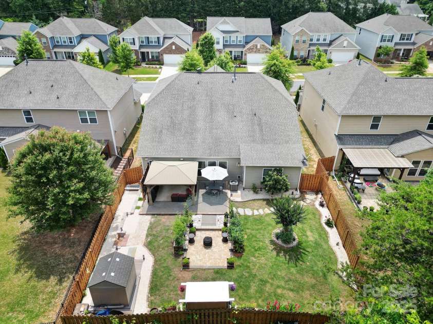 5424 Tilley Manor Drive, Matthews, NC 28105.  MLS# CAR4267826, YatesRealty ID 24071. 