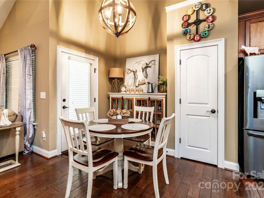 128 Aztec Circle, Mooresville, NC 28117.  MLS# CAR4267164, YatesRealty ID 24072. Adjacent eat-in breakfast area