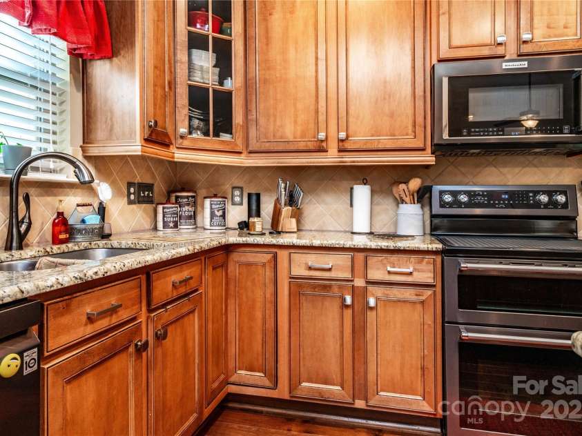 128 Aztec Circle, Mooresville, NC 28117.  MLS# CAR4267164, YatesRealty ID 24072. These appliances will be replaced with brand new ones