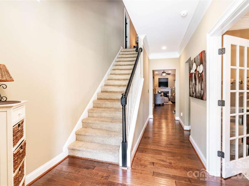 128 Aztec Circle, Mooresville, NC 28117.  MLS# CAR4267164, YatesRealty ID 24072. Welcome in!