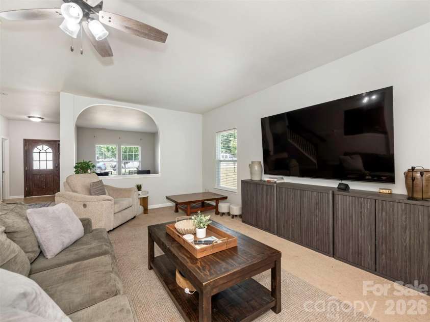 941 Capetown Lane, Clover, SC 29710.  MLS# CAR4384798, YatesRealty ID 24074. 
