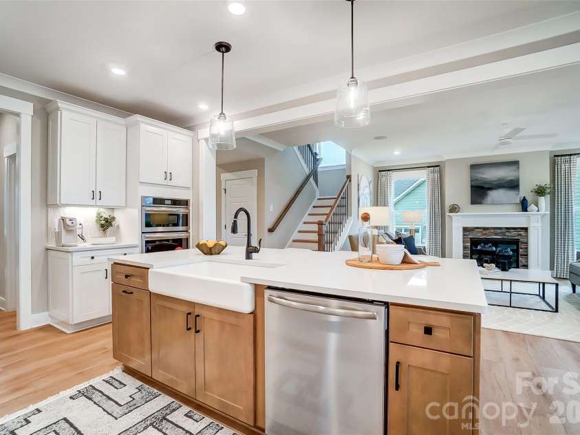 1311 Wiggins Drive, Gastonia, NC 28054.  MLS# CAR4384773, YatesRealty ID 24075. Kitchen