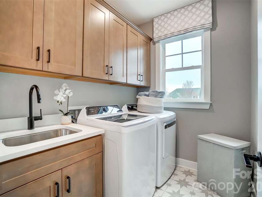 1311 Wiggins Drive, Gastonia, NC 28054.  MLS# CAR4384773, YatesRealty ID 24075. Laundry Room