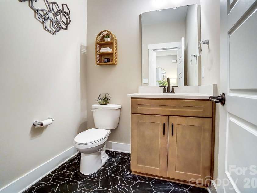 1311 Wiggins Drive, Gastonia, NC 28054.  MLS# CAR4384773, YatesRealty ID 24075. Powder Bath