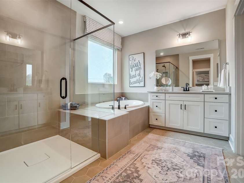 1311 Wiggins Drive, Gastonia, NC 28054.  MLS# CAR4384773, YatesRealty ID 24075. Primary Bath